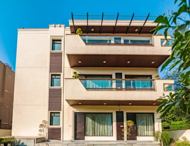 Royal Residence — Golf Course Road
